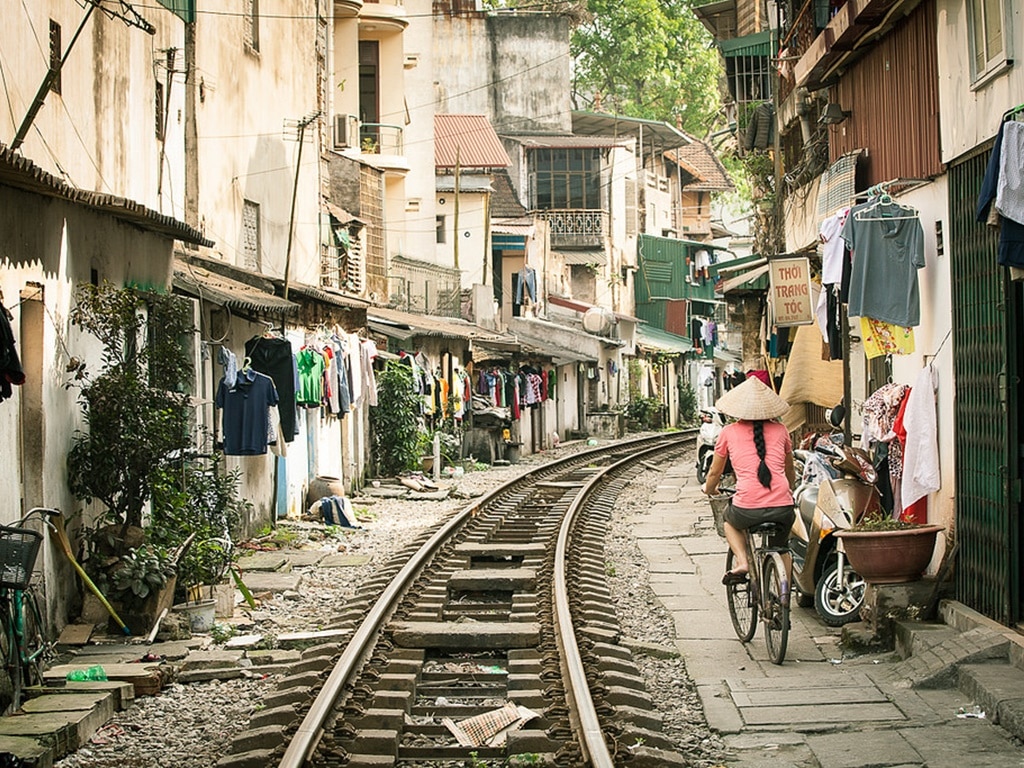 Plan a trip itinerary to Vietnam, Hanoi