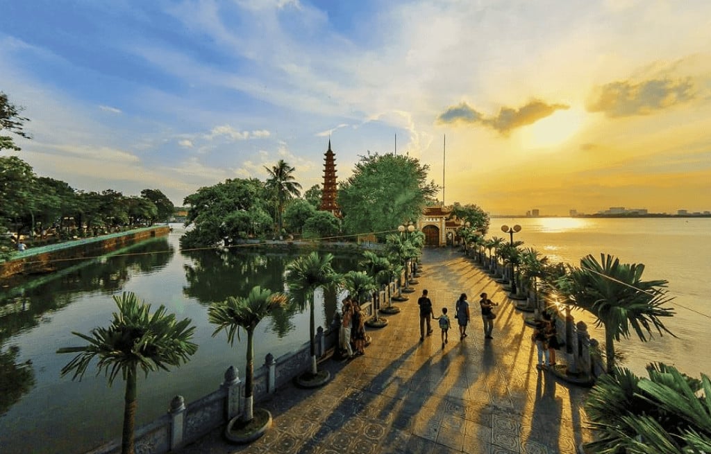 Tran Quoc Pagoda, best travel agencies in Hanoi