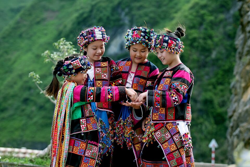 Inbound Tour Operator in Vietnam, Ha Giang, traditional clothes