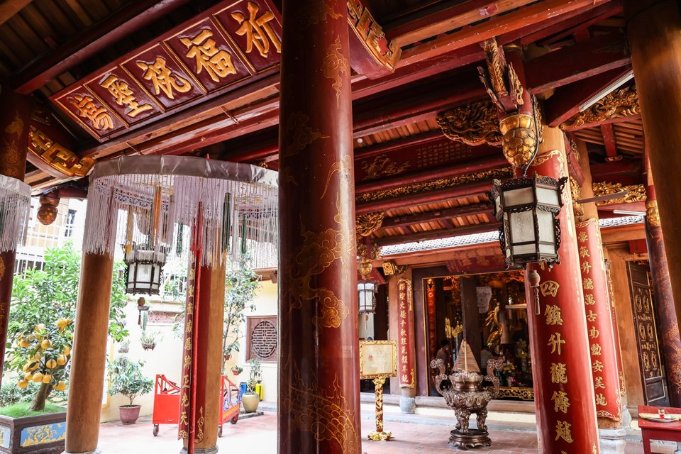 Bach Ma Temple, Famous Places in Hanoi